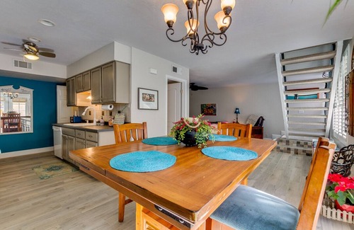 The Lakes House | A+Gem in a GREAT location!nIncludes clubhouse w/heated pool, gym, pickleball!