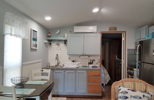 Ocracoke House | A Gnome Home: Convenient to Restaurants and Coffee Shops