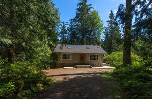 Port Angeles Cottage | A Hidden Haven & Water Garden Cottages