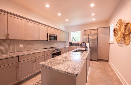 Xenia House | A historic 2 acre property just minutes from town