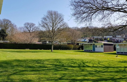 Cromer Ski Chalet | A holiday chalet that sleeps 4 guests in 2 bedrooms