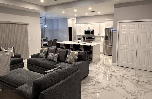 Jacarandas House | A HOME AWAY FROM HOME - Nestled in the quiet surroundings of Cape Coral Fl