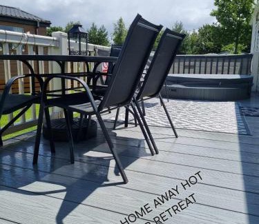 Tattershall Resort | A HOME AWAY HOT TUB RETREAT AT Tattershall lakes country park