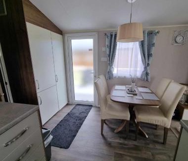Tattershall Resort | A HOME AWAY HOT TUB RETREAT AT Tattershall lakes country park