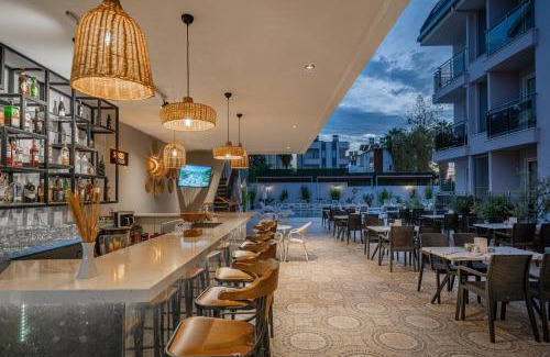 Side Hotel | A Hotel Side