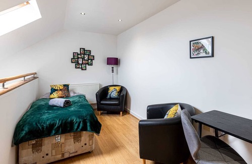 Warrington Apartment | A Jungle in Houston, Warrington, Great Sankey