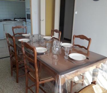 Meynes House | A l'Ombre du Figuier