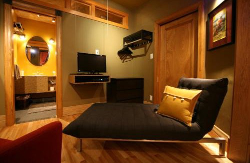 Vieux-Rosemont Bed & Breakfast | A La Carte Bed & Breakfast
