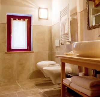 Saint-Vincent House | A' la Table du Sommelier Chambres d Hôtes