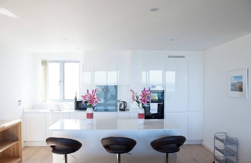 Newquay Apartment | A large three bedroomed apartment in West Pentire, Crantock.