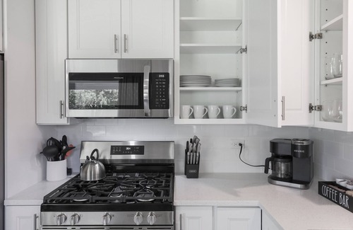 Arlington Heights House | A List Heights: 3BR/2BT - Spacious modern home!