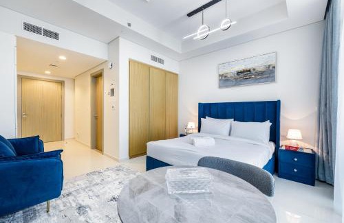 Sheikh Zayed Road Apartment | A Living - Luxury Studio Apartment in Aykon City Canal Views, Business bay