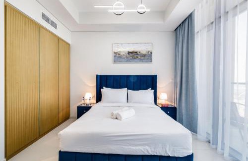 Sheikh Zayed Road Apartment | A Living - Luxury Studio Apartment in Aykon City Canal Views, Business bay