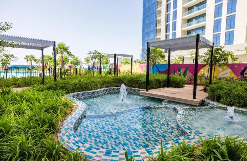Sheikh Zayed Road Apartment | A Living - Luxury Studio Apartment in Aykon City Canal Views, Business bay