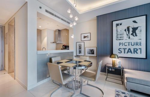 Business Bay Apartment | A Living Modern 1BR Apartment in Paramount tower -2203D