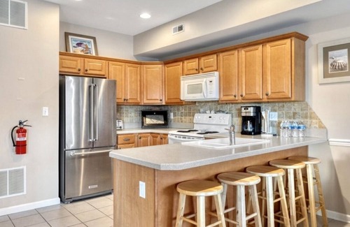 North End Condo | A+ Location! Right in the heart of OC. Walk to absolutely everything!