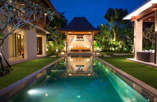 Laksmana Villa | A Luxurious Oasis Steps from the Shore - Bali Villa 1008