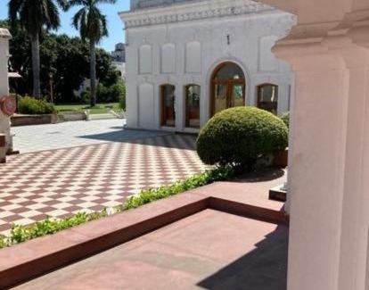 Kashipur Hotel | A Mansion