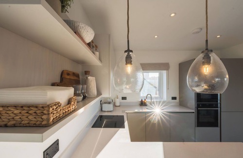 Amlwch House | A modern costal townhouse in the scenic Bull Bay, offering stunning coastal views for up to 7 guests