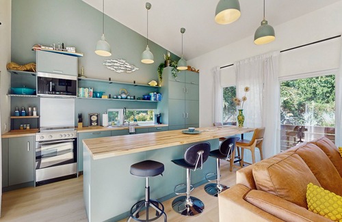 Bainbridge Island House | A Modern Island Retreat: Designed for productivity, relaxation, & extended stays