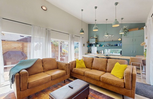 Bainbridge Island House | A Modern Island Retreat: Designed for productivity, relaxation, & extended stays