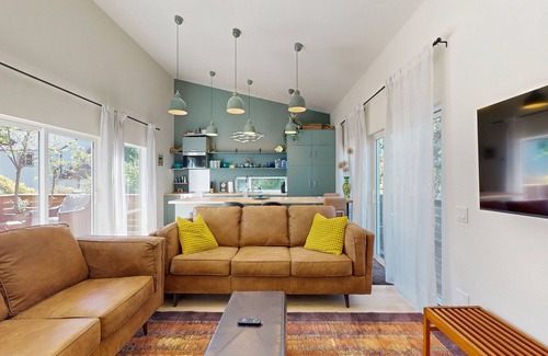 Bainbridge Island House | A Modern Island Retreat: Designed for productivity, relaxation, & extended stays