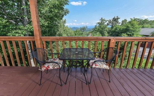 Gatlinburg - Pigeon Forge Villa | A Mountain Hibernation