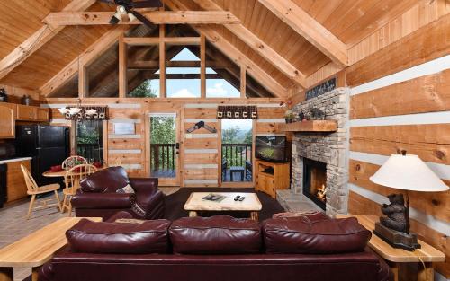 Gatlinburg - Pigeon Forge Villa | A Mountain Hibernation