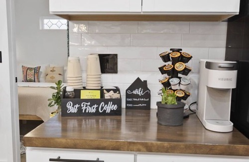 Downtown Los Angeles Cottage | A new detached guesthouse! Charming, quiet, safe, and close to everything!