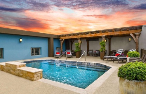 Preston Hollow House | A North Dallas stay with upscale shopping nearby.