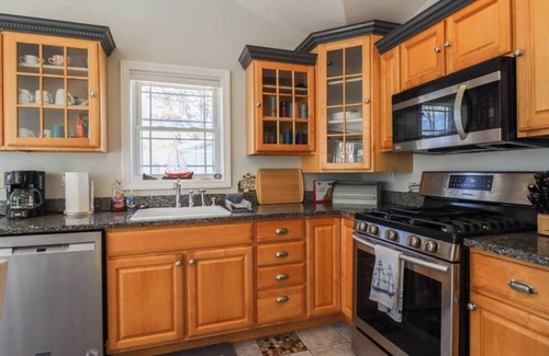 York Beach House | A Nubble Lighthouse at your fingertips