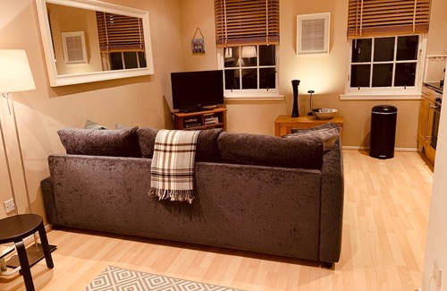 Old Town Apartment | A one-bed apartment located right in the heart of the Grassmarket. Sleeps 4