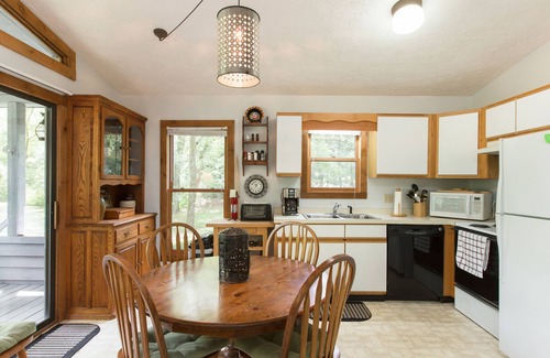 Hendersonville House | A peaceful and relaxing spot with a great screened porch to sit and decompress.
