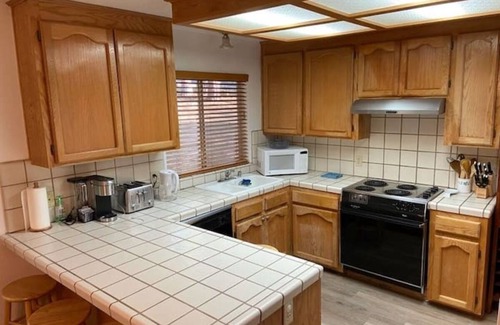 Groveland House | A peaceful refuge w/WiFi, central AC, deck & woods