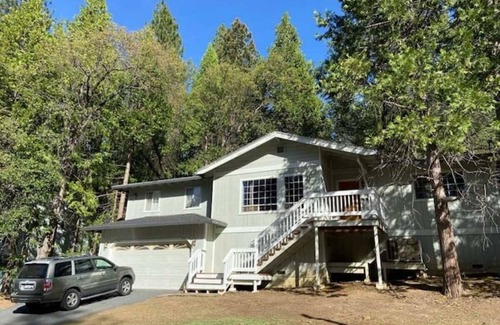 Groveland House | A peaceful refuge w/WiFi, central AC, deck & woods