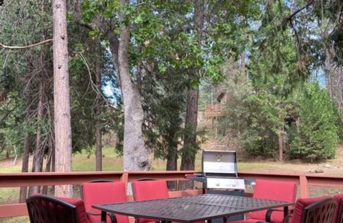 Groveland House | A peaceful refuge w/WiFi, central AC, deck & woods