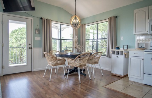 Bandera House | A Peaceful Stay at Serene Shores!