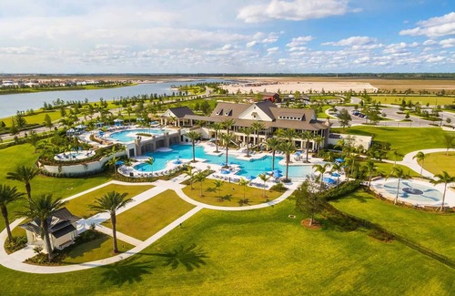 Loxahatchee House | A perfect resort-style gateway in South Florida