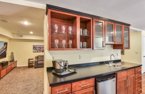Swiss Manor House | A Perfect Vacation Home! Trail Access, Central A/C, Pets Welcome, TOP Reviewed!
