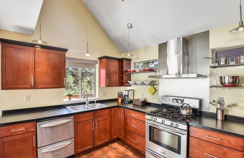 Swiss Manor House | A Perfect Vacation Home! Trail Access, Central A/C, Pets Welcome, TOP Reviewed!