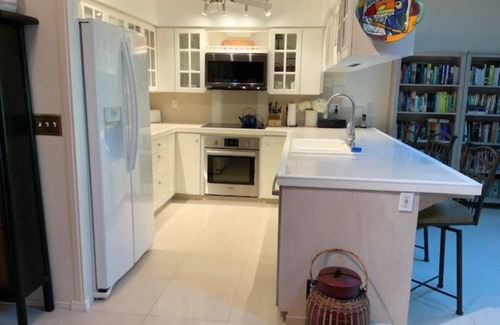 South Venice House | A Piece Of Paradise! Tropical Pool Home convenient to several Beaches