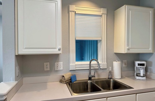 Manteo Condo | A Pirates Life - Fishing, Boat Slip, Pool, Gym!