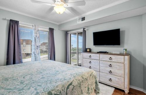 Morehead City Apartment | A Place at the Beach 253