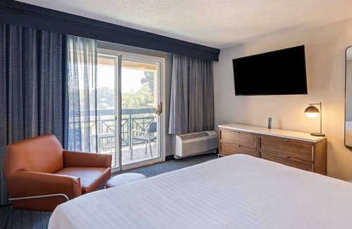 San Ramon House | A Place You'll Surely Enjoy! Pet-friendly, Complimentary Parking, Swimming Pool!