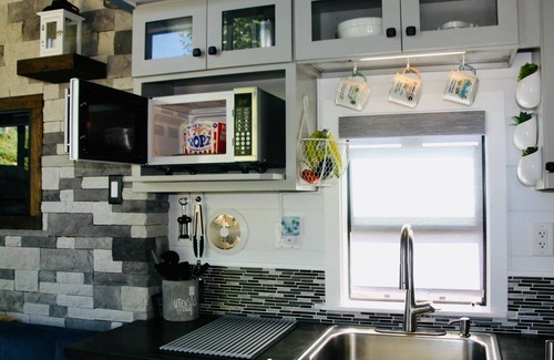 Encinitas Cottage | A Playful & Unique Getaway For Two