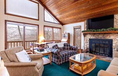 Wintergreen House | A Point of View Mountain Getaway at Wintergreen
