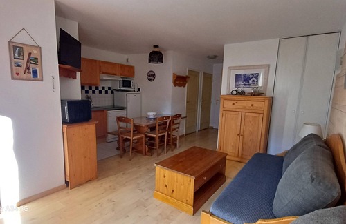 Bagneres-de-Luchon Apartment | A Ppartement d ete et d Hiver Randonnée ski Raquette Planeur Thermes