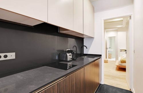 Palais-Royal Apartment | A Prestigious 2BR/1BA in Louvre