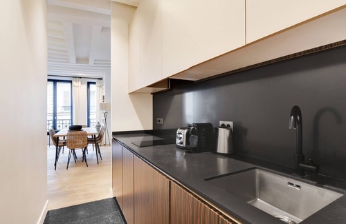 Palais-Royal Apartment | A Prestigious 2BR/1BA in Louvre