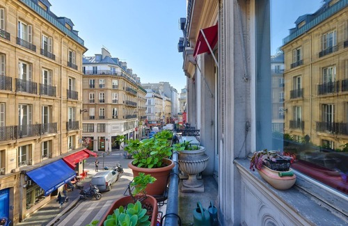 Quartier du Faubourg-Montmartre Apartment | A Prestigious Location in the Heart of Paris